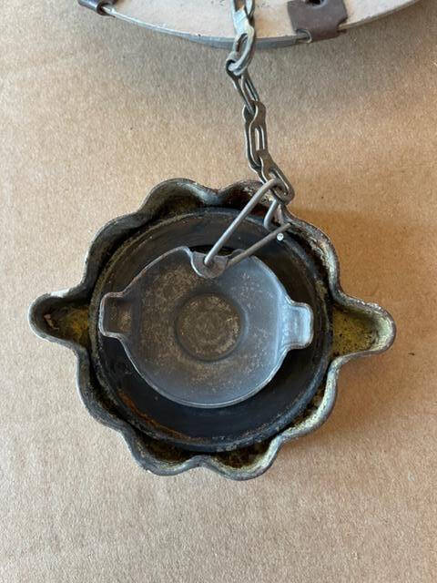 Cessna 172K Fuel Filler And Cap Assembly. Used - part number 0311360-4 (Cap Non-Vented) (view 5)