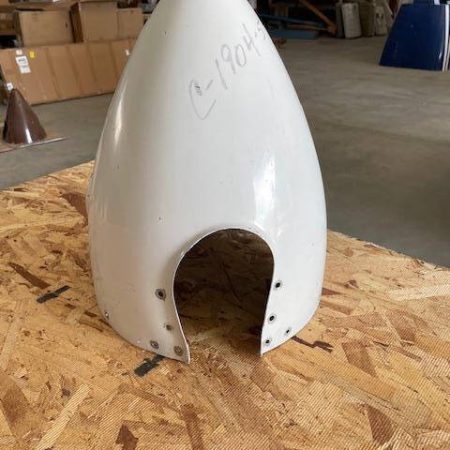 Piper PA32R-301 Saratoga 3-Blade Spinner. Used. Core. Damaged - part number C1904-5