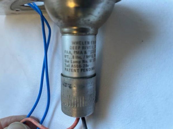 Whelen A600 PR, 14 Volt, Wing Tip Strobe & Nav Light Base. Used - part number 01-790006-02 (view 4)