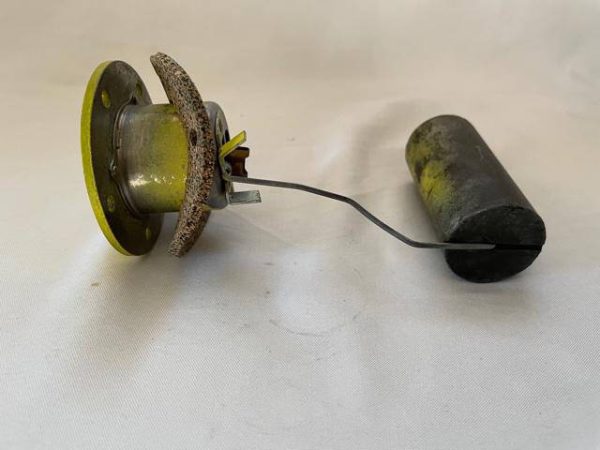 Cessna 180, 182, 185, 206, 210 Fuel Transmitter Sending Unit. Used - part number 0726110-1 (Fuel sender) (view 1)