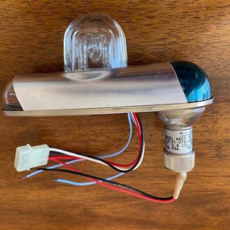 Whelen A600-PG Wing Tip Strobe & Nav Light Assembly. Green. New Old Stock - part number 01-0790006-00