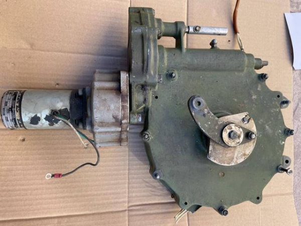Cessna 310, 320 Main Landing Gear Gearbox And Drive Motor With Reduction Unit. As Removed - part number 094000-4 (or -7 Actuator assembly) (view 2)