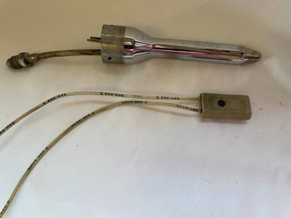 Pitot Tube With Heating Element Connector. Cessna 300 & 400 Series. As Removed - part number 0813177-2