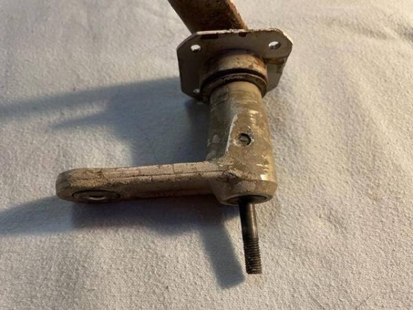 Cessna 310K LEFT HAND Main Gear Door Retraction Actuator Arm Assembly. As Removed - part number 5045001-9 (view 3)