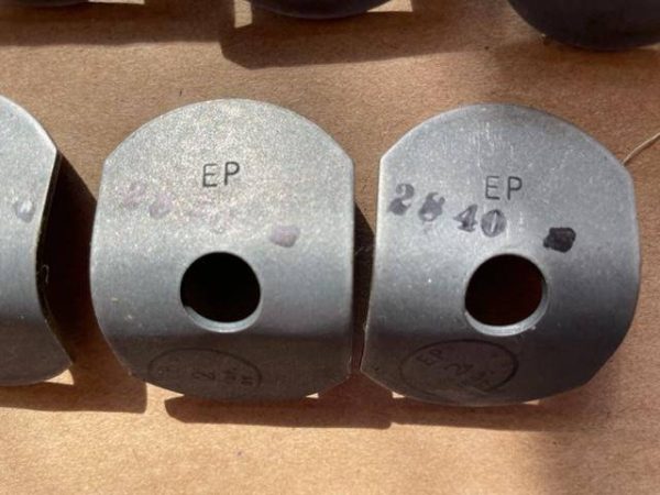 Clips. Metal. New Old Stock - part number 60260-9 (view 1)