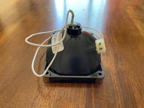 Whelen 14 Volt Light Assembly. New Old Stock - part number 01-0770346-00 (view 1)