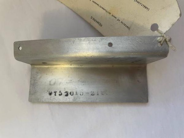Cessna 180 And 185 LEFT Hand Cowl Flap Hinge Bracket. Used - part number 0752015-21 (view 4)