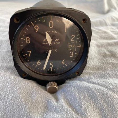 1940s Vintage Kollsman Altimeter.  Excellent Condition, Used.