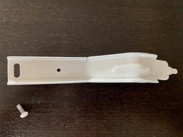Cessna 150, 152 Wing Mounted Left Or Right Cabin Door Catch. Used - part number 0426209-2 or 0426209-4 or AN515-6R6 (attach screw) (view 3)
