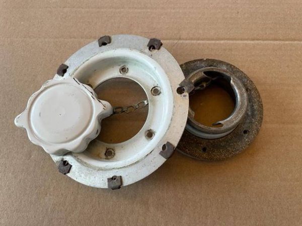Cessna 172K Fuel Filler And Cap Assembly. Used - part number 0311360-4 (Cap Non-Vented) (view 4)