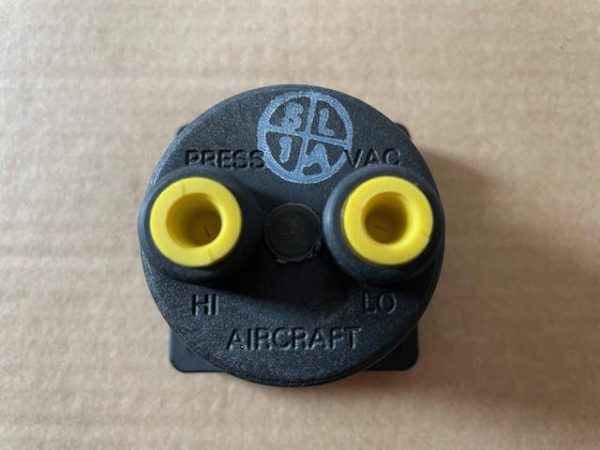 Cessna 172 Suction Gauge. New Old Stock - part number C668540-0101 (Cessna) (view 1)