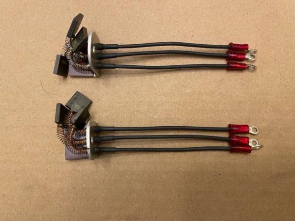 Cessna Mccauley De-Ice Brush And Holder Assembly. New Old Stock - part number B40189 (view 1)
