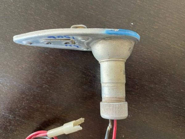 Cessna 150L LEFT Hand Nav Light Base Assembly. 12 Volt. As Removed - part number C622001-0201 (Cessna) (view 1)