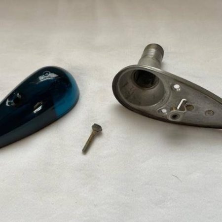 Grimes Beechcraft Baron B-3307-4 28 Volt Green Glass Nav Light Assembly. Used - part number B-3307-1