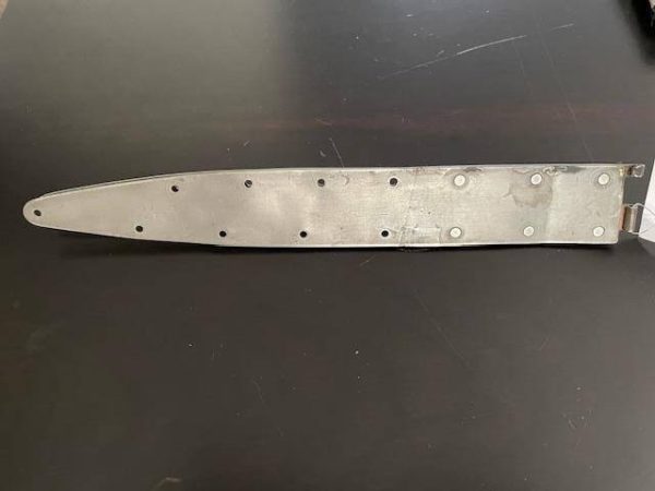 Cessna 180, 182 RIGHT Hand UPPER AFT Door Hinge. Used - part number 0711001-49 (hinge) (view 1)
