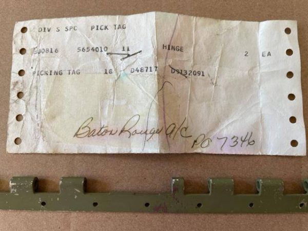 Cessna 340 LEFT Outboard Cowl Flap Hinge Half. New Old Stock - part number 5654010-11 (view 3)
