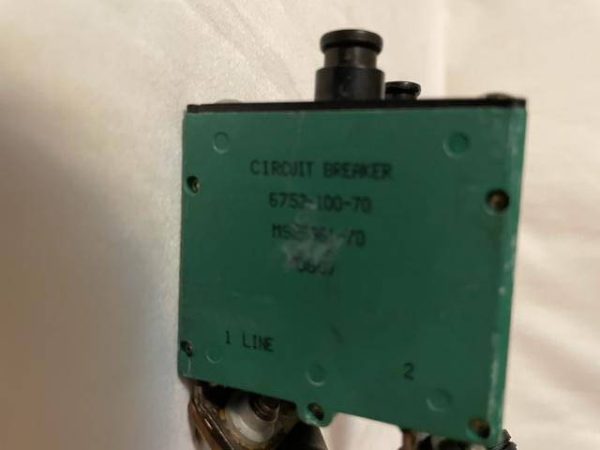 Klixon Dual 70 AMP Circuit Breakers From Cessna 310. As Removed - part number 6752-100-70 (view 4)