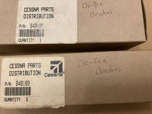 Cessna Mccauley De-Ice Brush And Holder Assembly. New Old Stock - part number B40189 (view 3)