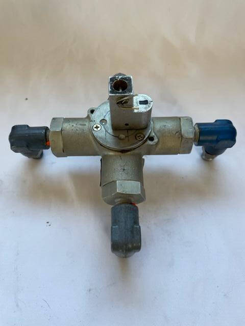 Cessna 310, 320 Aux Tank Fuel Valve Selector. As Removed - part number 0855020-4 ((S))
