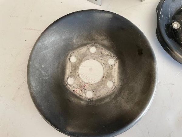 Cessna 152 Spinner With Forward And Aft Bulkhead. Used - part number 0450073-1 (spinner) (view 6)