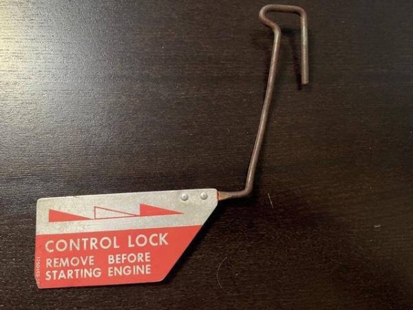Cessna 152 Control Lock. Used - part number 1260463-18