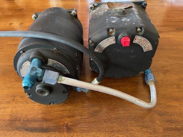 Garwin-Cessna Vintage Directional Gyro & Gyro Horizon. Used - part number 23-600-BT-01 (directional gyro) (view 4)