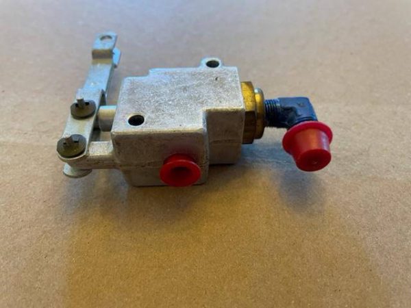 Hoof Parking Brake Valve. A53T2. New Old Stock - part number A53T2 (Hoof products number) (view 3)