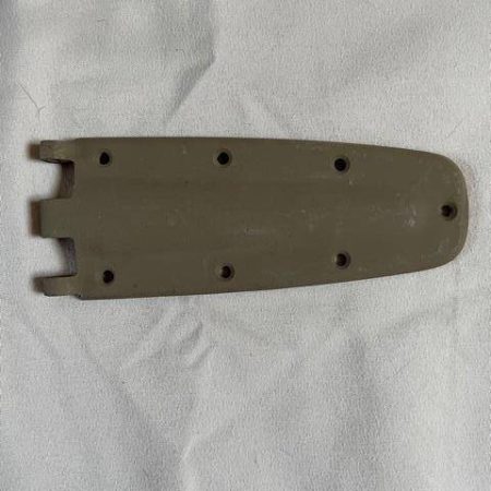 Cessna 150 to 210 LEFT HAND LOWER AFT DOOR HINGE. NOS - part number 0711039-19