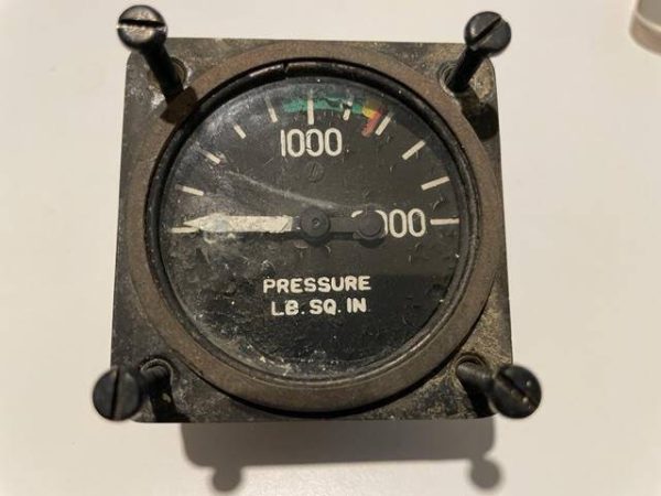 Lake LA4-180 Hydraulic Pressure Gauge. Used - part number 2-7305-23