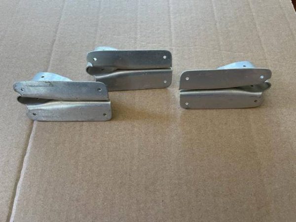 Cessna 120, 140 & 170 Antenna Mast Bracket. New Old Stock - part number 0411670 (view 1)