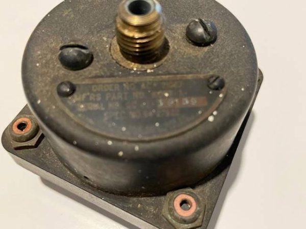 Lake LA4-180 Hydraulic Pressure Gauge. Used - part number 2-7305-23 (view 3)