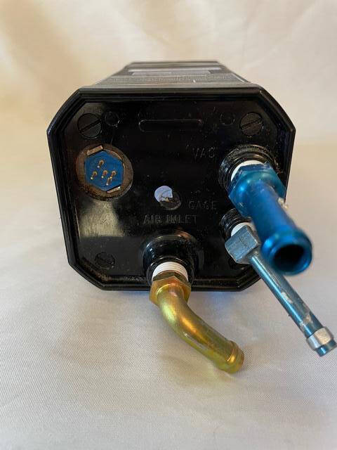 Mid-Continent Directional Gyro with Autopilot Function. Used - part number 40760-0114 (view 1)