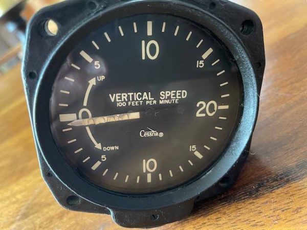Garwin-Cessna Vertical Speed Indicator. Used - part number 22-220-04 or S1304N1 (view 1)