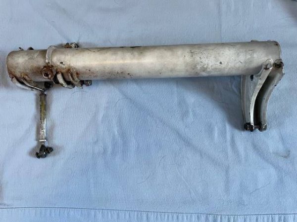 Cessna 310, 320 LEFT HAND Main Landing Gear Torque Tube Assembly. As Removed - part number 0843510-15 or 0843518-1 or 0841000-58 (push-pull uplock tube or) or 0841142-1 (push-pull uplock tube) (view 1)