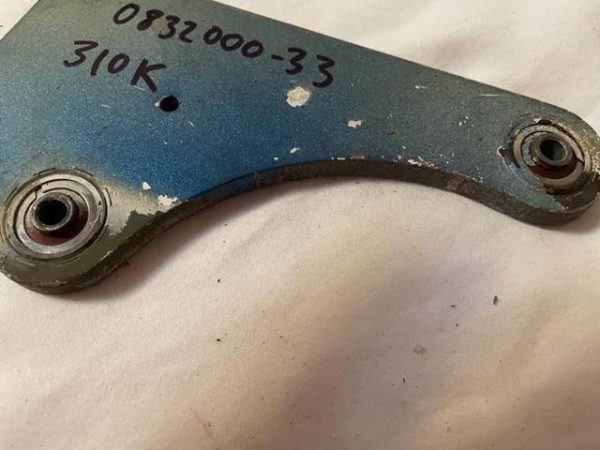 Cessna 310, 320 Elevator Bell Crank Torque Arm-Pylon. As Removed - part number 0832000-33 (view 2)