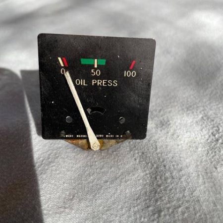 Cessna Oil Pressure Gauge. From a 1977 T210. Used - part number 444619 (Alternate PN 813191)