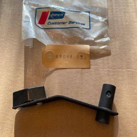 Piper PA-32R-301 Lance & Saratoga Fuel Selector Control Lever. New Old Stock - part number 69088-005
