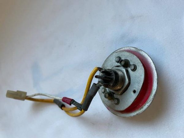 Cessna 210L 24 Volt Beacon Flasher Assembly And Glass Lens. Used - part number C594502-0204 (assembly) (view 3)