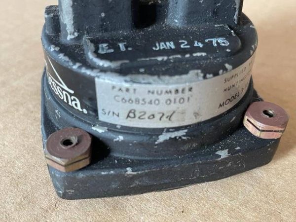 Cessna 172 Suction Gauge. Used - part number C668540-0101 (Cessna) (view 2)