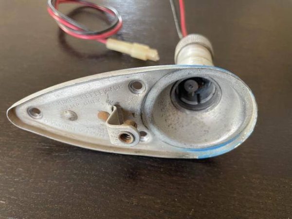 Cessna 150L LEFT Hand Nav Light Base Assembly. 12 Volt. As Removed - part number C622001-0201 (Cessna)