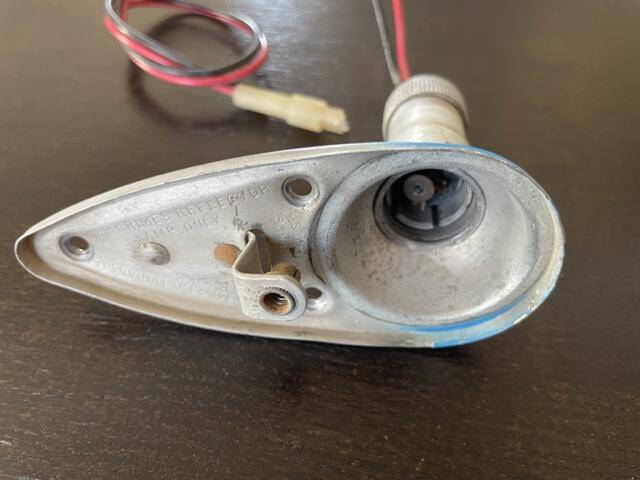 Cessna 150L LEFT Hand Nav Light Base Assembly. 12 Volt. As Removed - part number C622001-0201 (Cessna)