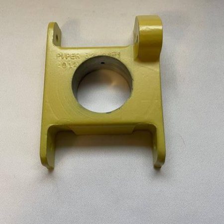 Piper PA28 and PA32 RIGHT Hand Flap Torque Tube Base. As Removed - part number 62421-01
