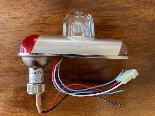 Whelen A600-PR Wing Tip Strobe & Nav Light Assembly. Red. New Old Stock - part number A600-PR-14V