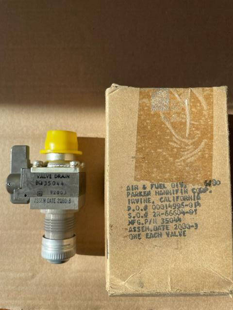 Beechcraft H&E/Parker-Hannifin HE-702A/35044 Ball Valve. New Old Stock - part number 35044