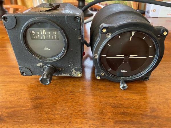 Garwin-Cessna Vintage Directional Gyro & Gyro Horizon. Used - part number 23-600-BT-01 (directional gyro) (view 1)
