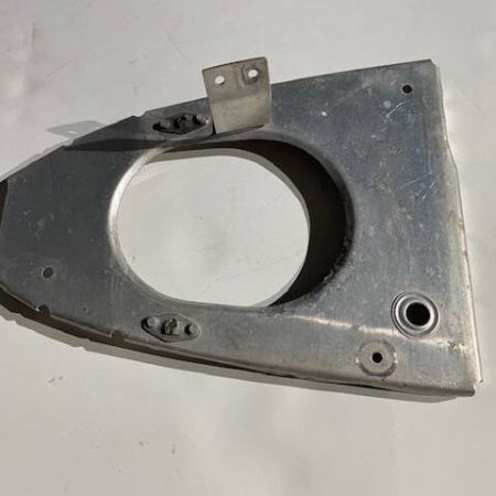 Cessna 180 & 182 Rib, Left Wing Leading Edge With Pitot Bracket.  Used.