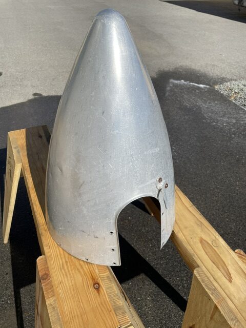 Beechcraft Baron 58 McCauley 2-Blade De-Iced Spinner. Used - part number D3395 (view 5)