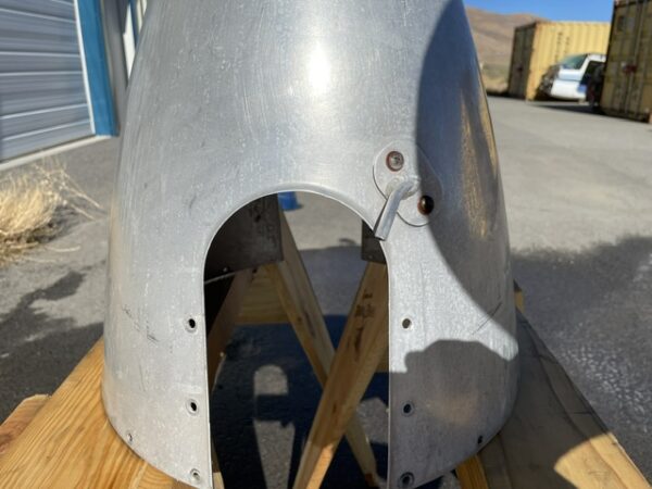 Beechcraft Baron 58 McCauley 2-Blade De-Iced Spinner. Used - part number D3395 (view 6)