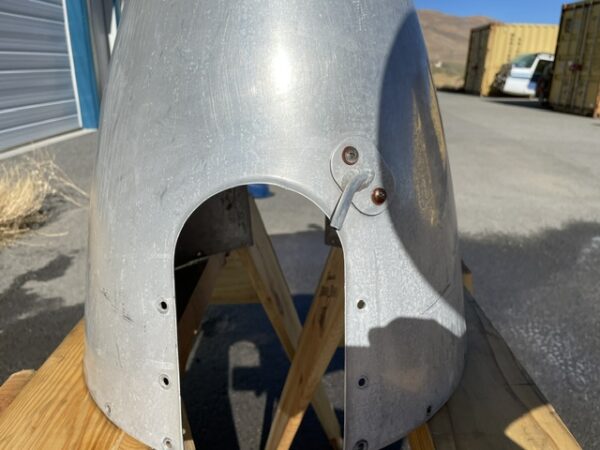 Beechcraft Baron 58 McCauley 2-Blade De-Iced Spinner. Used - part number D3395 (view 7)