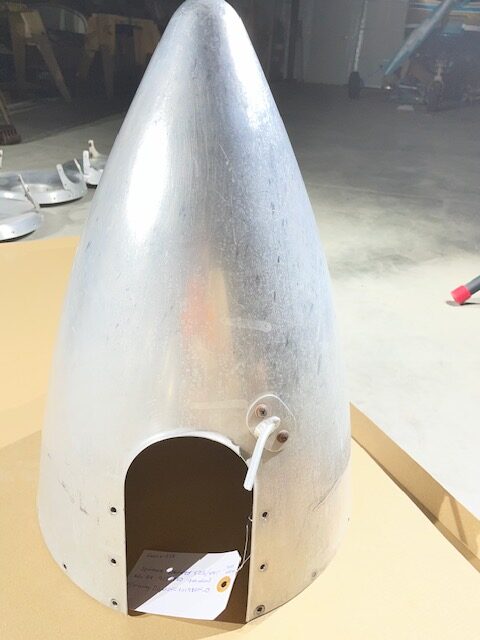 Beechcraft Baron 58 McCauley 2-Blade De-Iced Spinner. Used - part number D3395